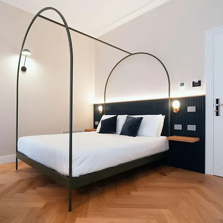 The Flow - Via Del Corso Rome