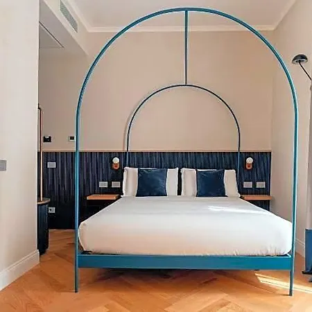 Guest house The Flow - Via Del Corso 4*