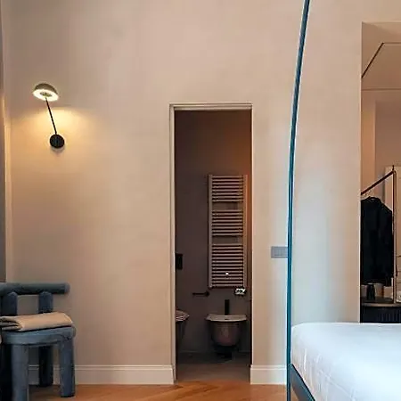 Guest house The Flow - Via Del Corso 4*
